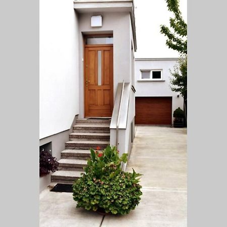 Modern Apartment In تارنوف المظهر الخارجي الصورة