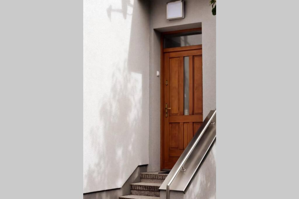Modern Apartment In تارنوف المظهر الخارجي الصورة