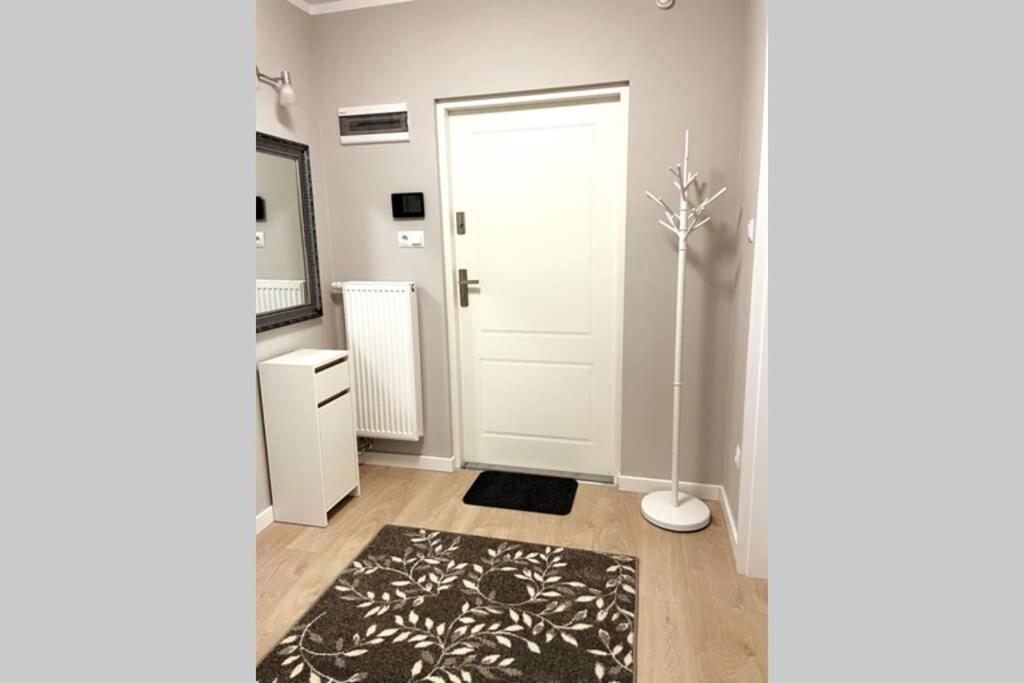 Modern Apartment In تارنوف المظهر الخارجي الصورة
